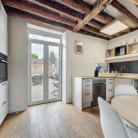 Pleasant Old And Comfortable Little House Hébergement de vacances Apremont (Oise)