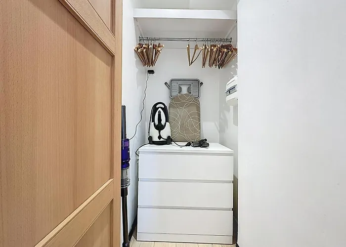 Pleasant Old And Comfortable Little House Hébergement de vacances *