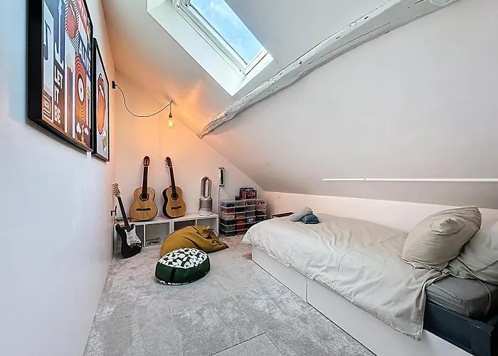 Pleasant Old And Comfortable Little House Apremont (Oise)