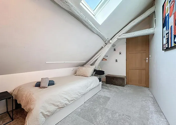 Pleasant Old And Comfortable Little House Hébergement de vacances Apremont (Oise)