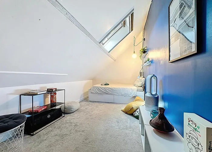 Pleasant Old And Comfortable Little House Apremont (Oise)