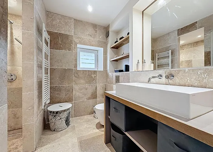 Pleasant Old And Comfortable Little House Hébergement de vacances Apremont (Oise)