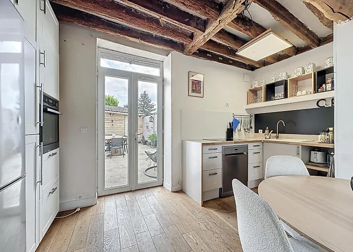 Pleasant Old And Comfortable Little House Hébergement de vacances Apremont (Oise)