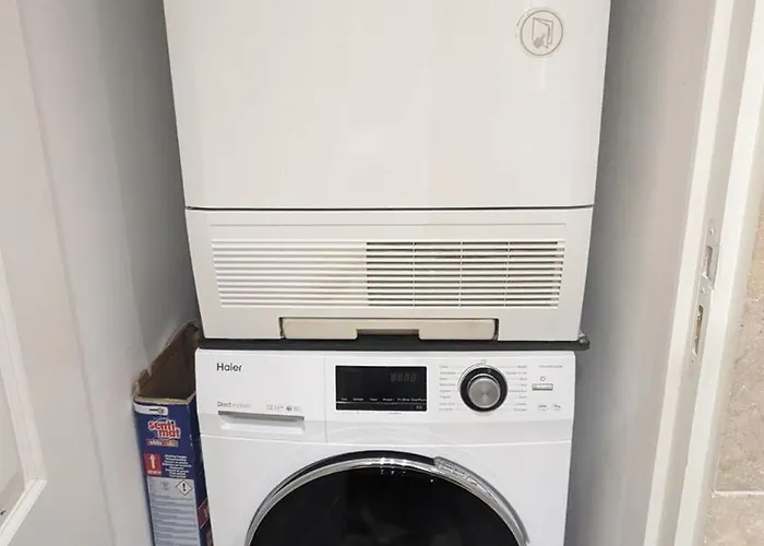 Pleasant Old And Comfortable Little House Hébergement de vacances